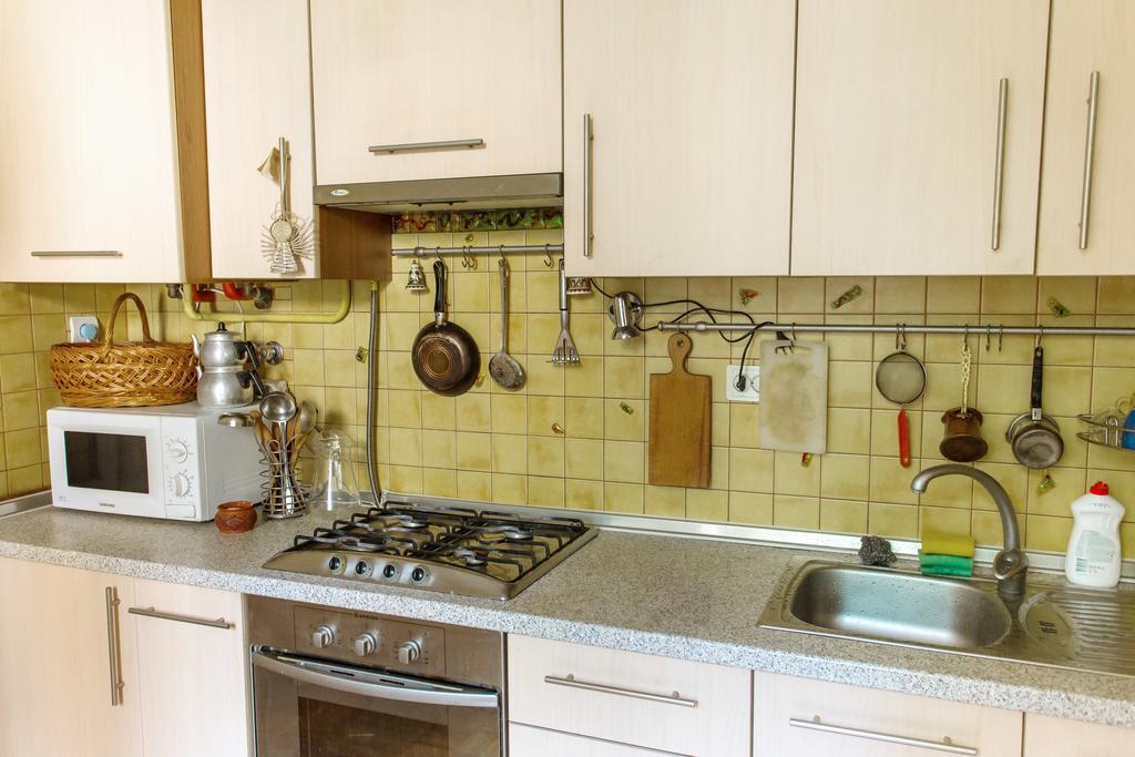 Magic Bus Hostel Лвив Екстериор снимка